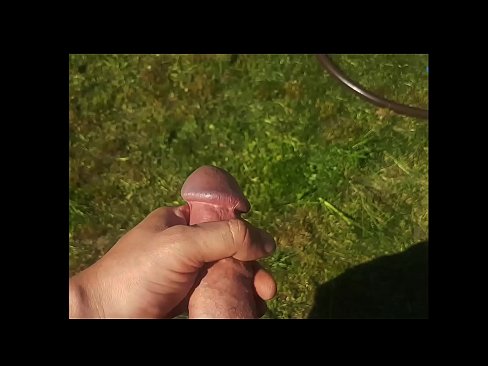 ❤️ Hottie beroa bere pussy arrosa izorratu egiten du eta udako lorategi batean squirt batekin esperma egiten du ❌ Pornografia besterik ez %eu.pornma-com.ruan