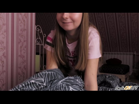 ❤️ Blondie-k bere BFF-ren sakon zurrupatzen du eta esperma jasotzen du ahoan ❌ Pornografia besterik ez %eu.pornma-com.ruan