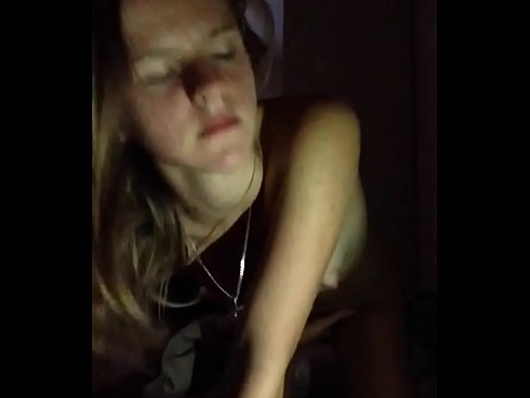❤️ Neska bat masturbatzen da eta cums ❌ Pornografia besterik ez %eu.pornma-com.ruan
